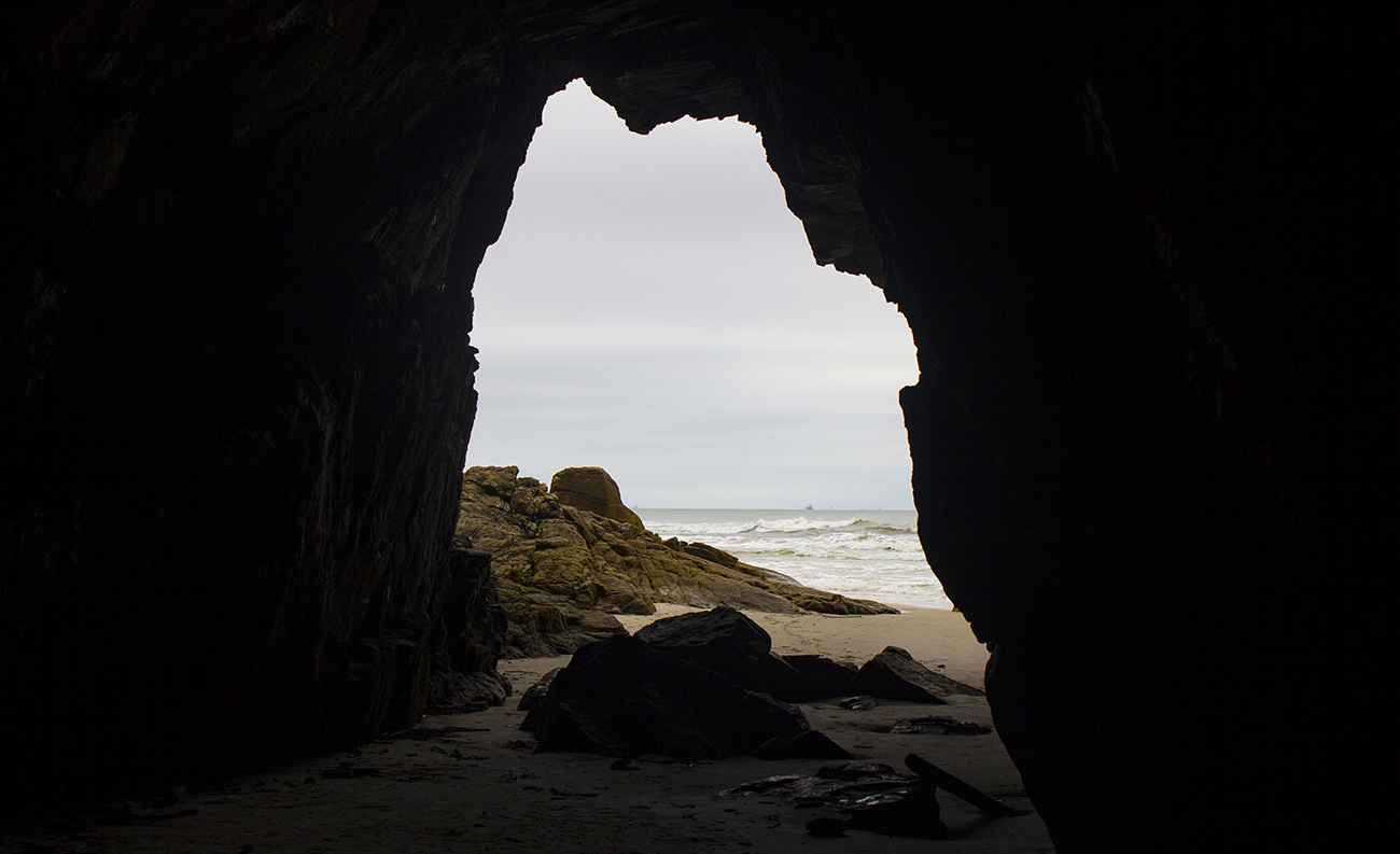 Gruta na Ilha do Mel