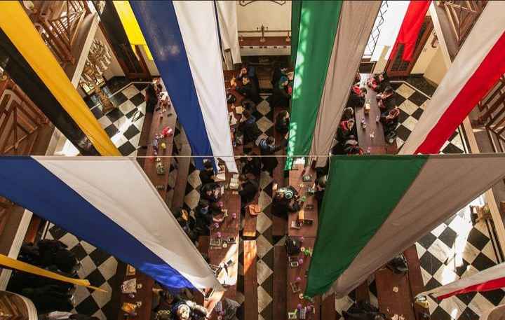 Grande Salão da Escola de Magia e Bruxaria do Brasil